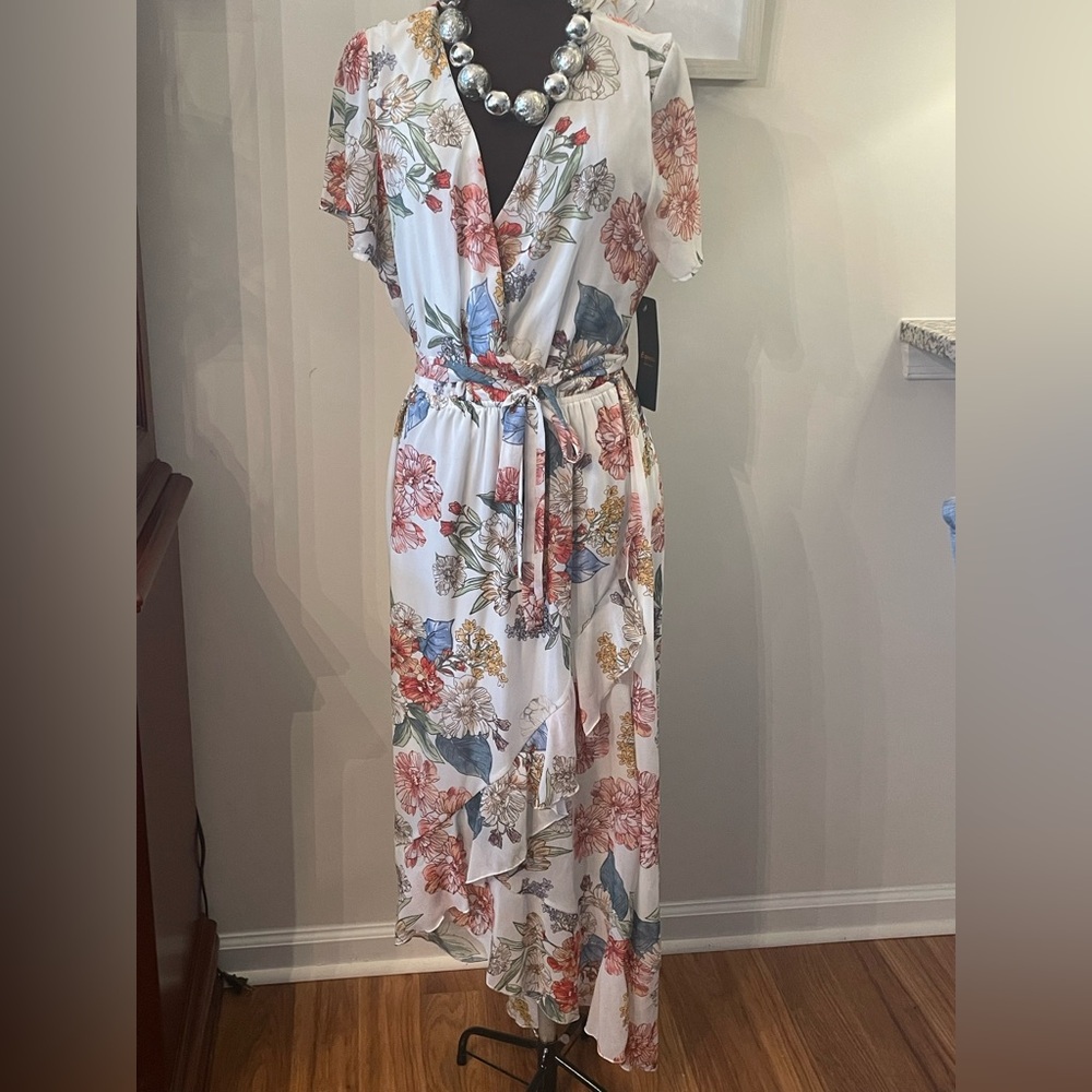 NWT Espresso White and Pink Floral Dress